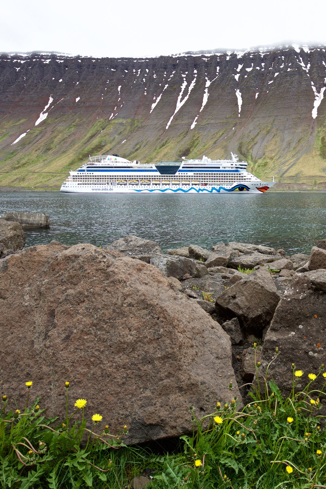 Ship in Ísafjörður